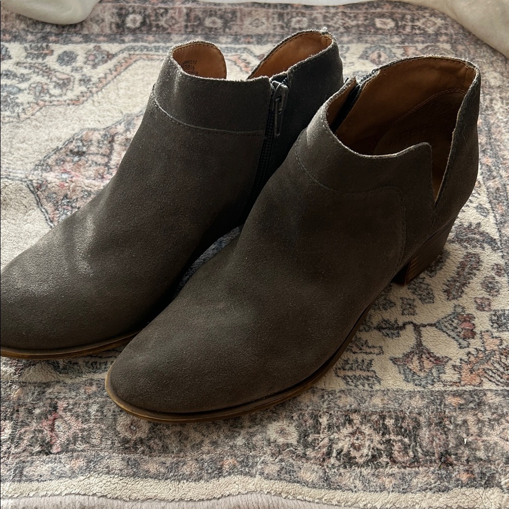 Lucky Brand Women's Gray Suede Ankle Booties